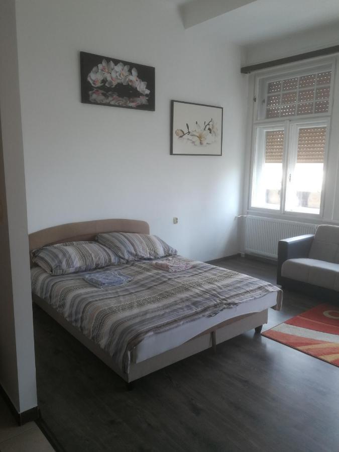 Next Door Apartament